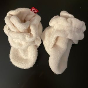 Barely worn fleece Zutano booties sz 6 months